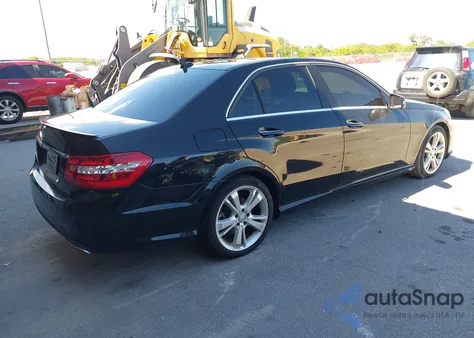 2013 Mercedes-Benz E 350 z USA, uszkodzony, nr VIN WDDHF5KB4DA768809